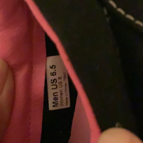 Hello Kitty Vans Women’s 8 - Picture 6 of 8